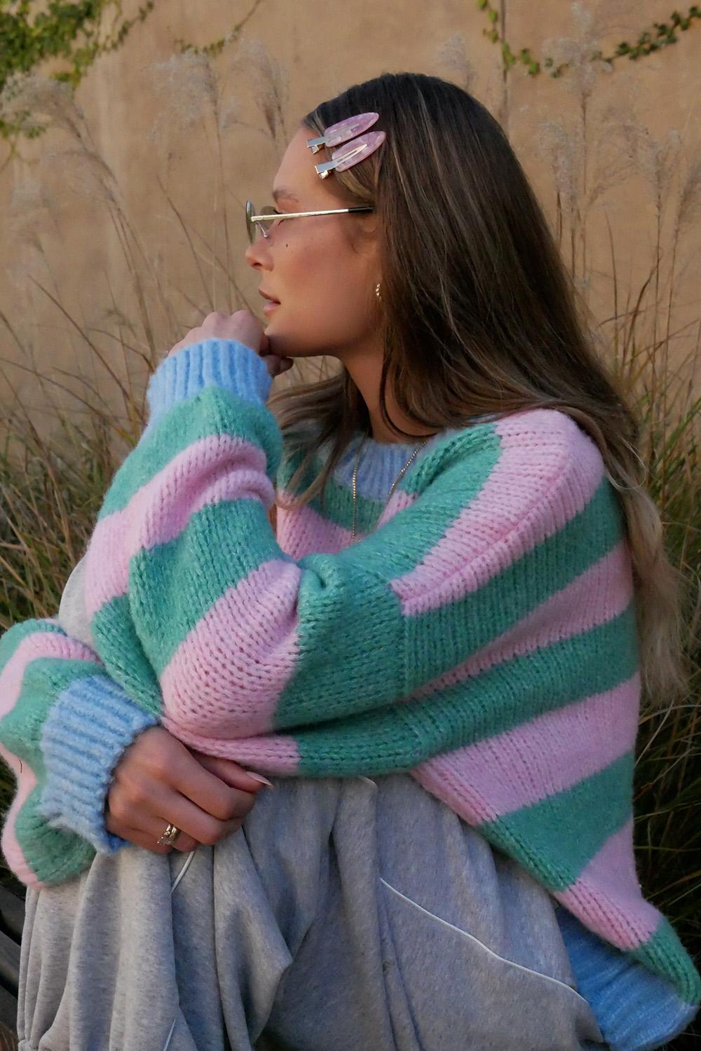 Sweter z wełną Strawberry Cream