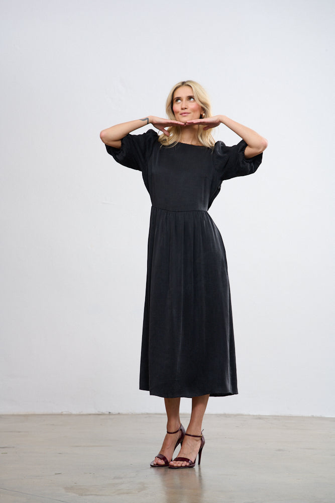Sukienka midi Mulberry Muse